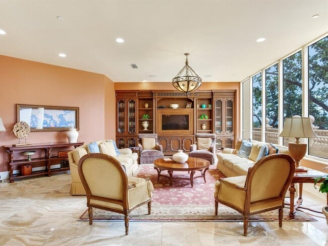 Building Photo - 4201 Bayshore Blvd