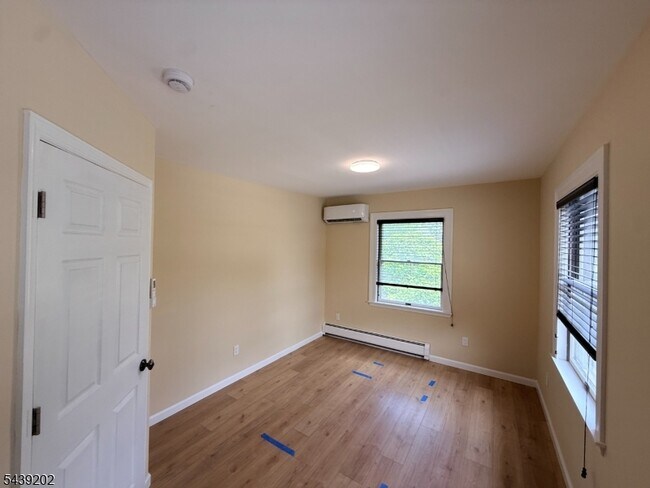Building Photo - 48 Ringwood Ave