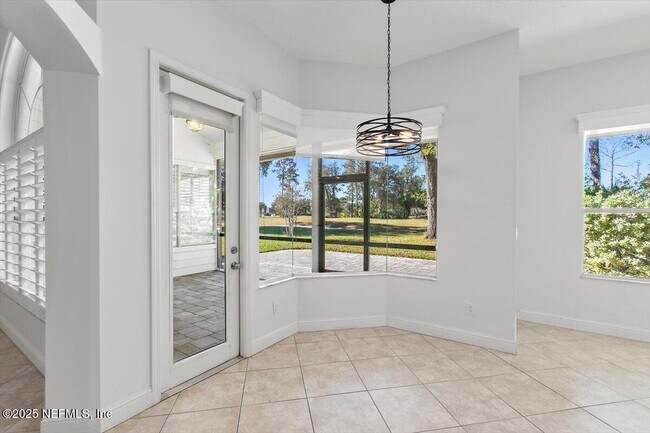 Building Photo - 4126 Richmond Park Dr E