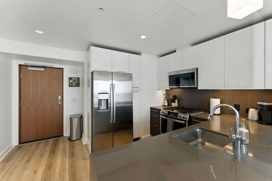 Building Photo - 399 Fremont St