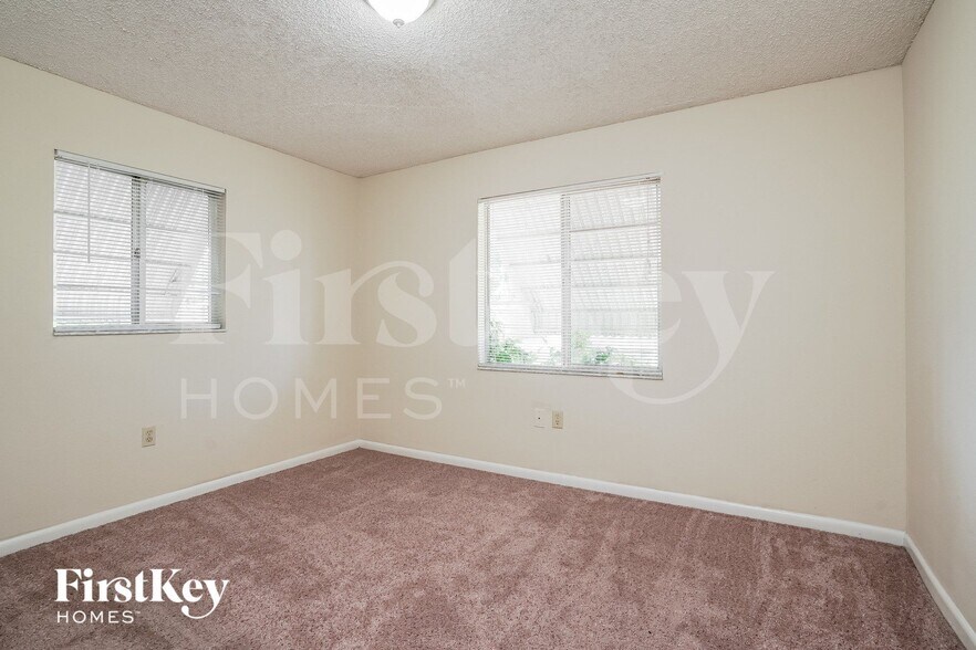 Building Photo - 18125 Hilda Dr