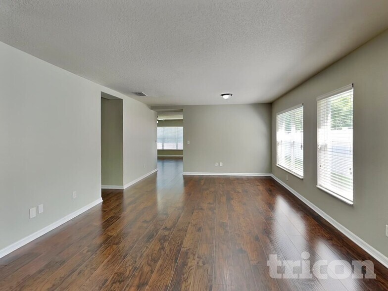 Building Photo - 3165 Kearns Rd