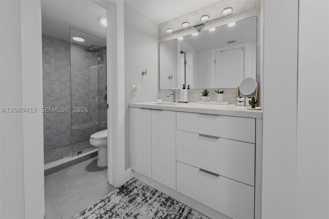 Building Photo - 9227 SW 87th Ave