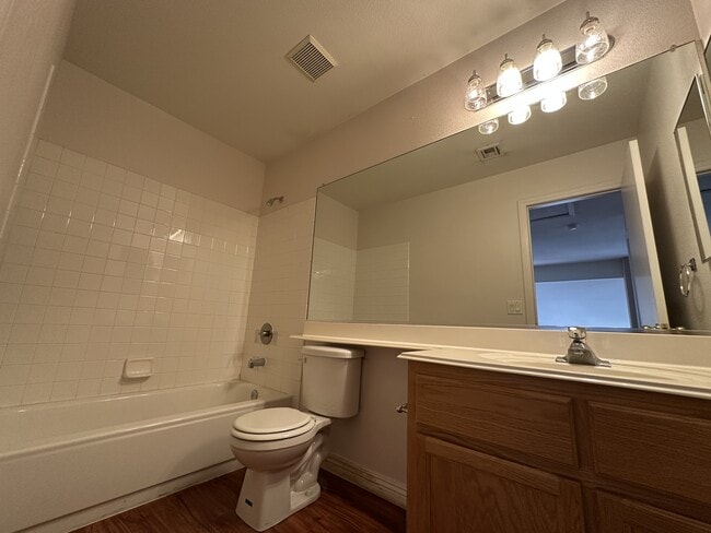 Building Photo - 903 Sterling Thorn Ct