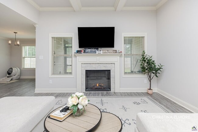 Building Photo - 214 Creek Ridge Dr