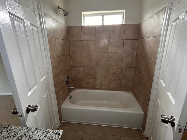 Building Photo - 6839 Larkstone St