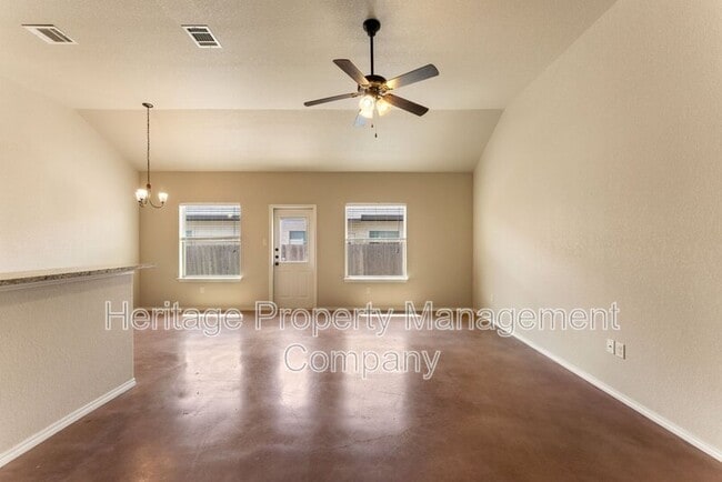 Building Photo - 2541 Pahmeyer Rd