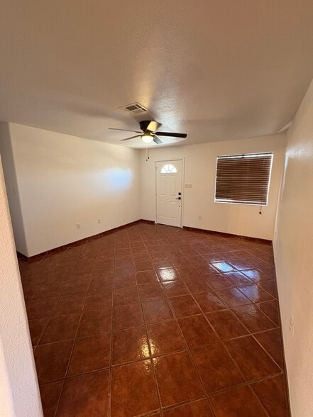 Building Photo - 574 Bernal Dr