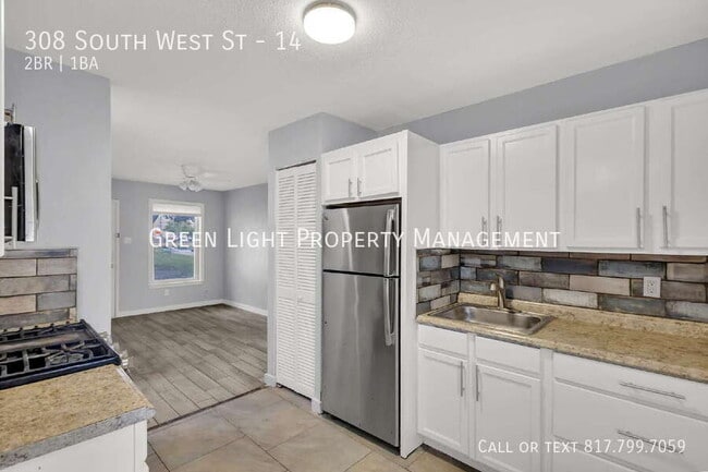 Building Photo - 308 South West St-14