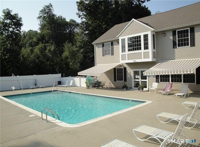 Building Photo - 152 Briar Ln