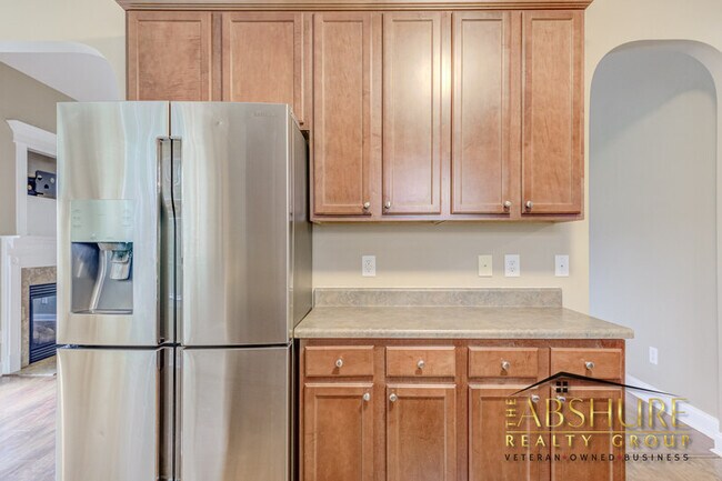 Building Photo - 325 Timber Meadow Lake