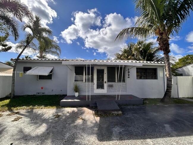 Building Photo - 1928 Wilson St