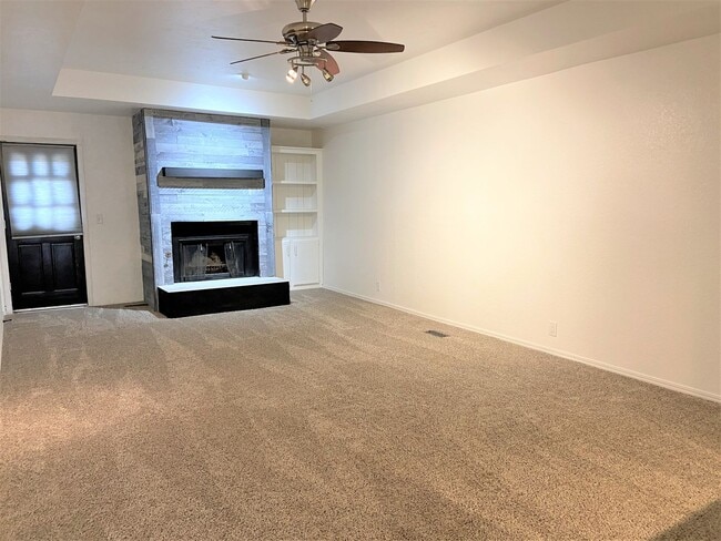 Building Photo - Spacious 3-Bedroom Home with Modern Amenit...