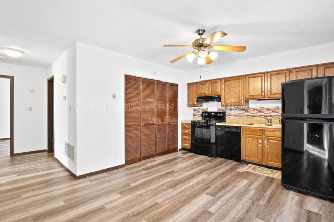 Building Photo - 2202 Richland Prairie Blvd