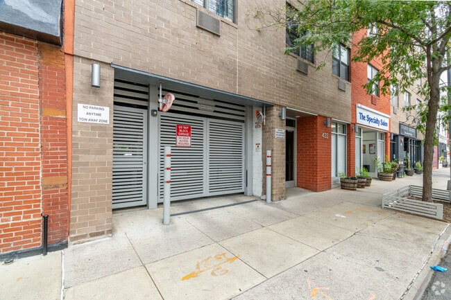 Building Photo - 433 3rd Ave