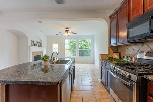 Building Photo - 21706 Spring Vine Ln