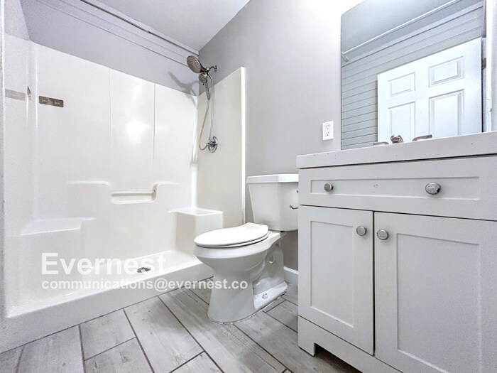 Building Photo - 8937 Tweeddale Dr