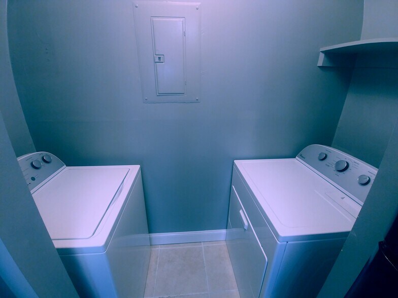 Building Photo - 10200 Belle Rive Blvd