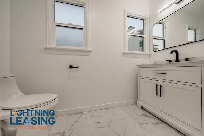 Building Photo - 1363 Hauser Blvd