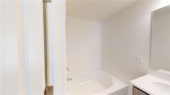 Building Photo - 4910 Longview Walk