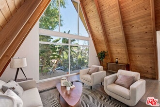 Building Photo - 3237 Kelton Ave