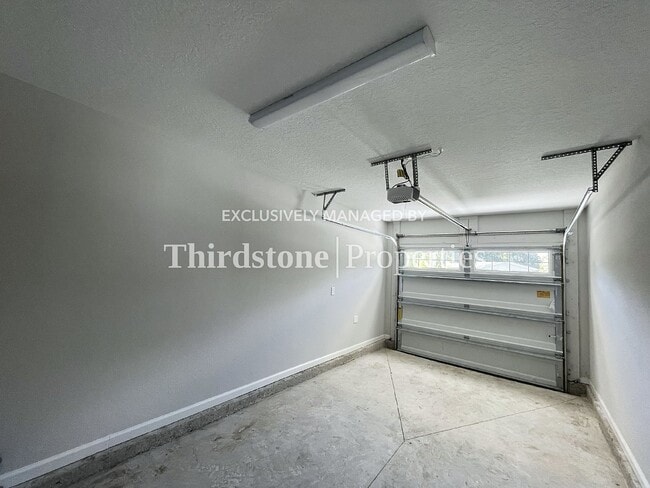 Building Photo - 1309 Pangola Dr