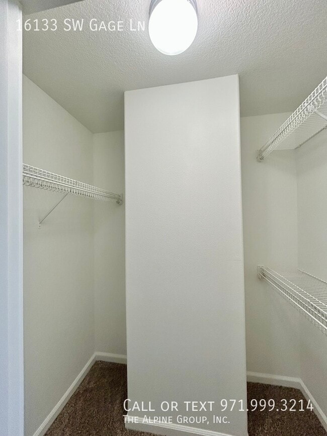 Building Photo - 16133 SW Gage Ln