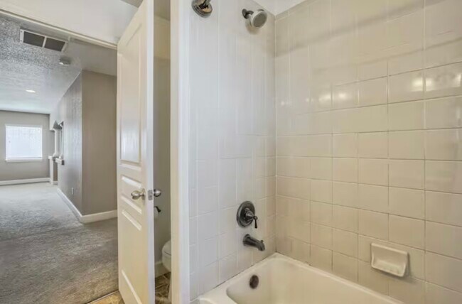 Building Photo - 10904 Cascading Spring Cir