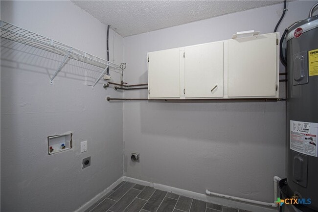 Building Photo - 205 Tanglewood Rd