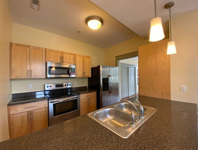 Building Photo - 235 W Dodds St