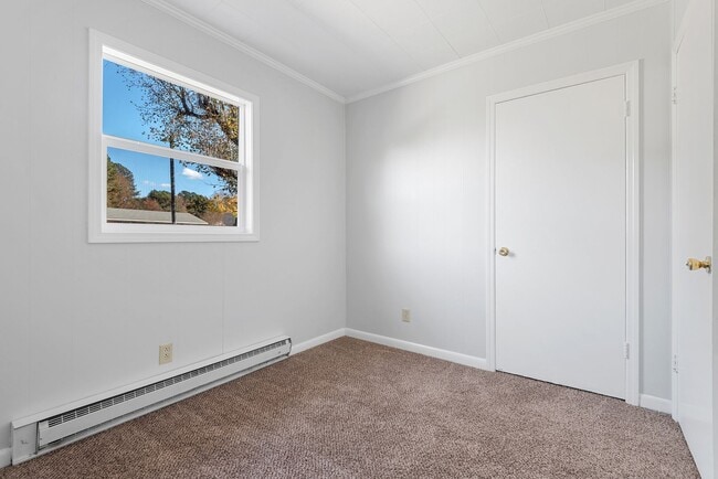 Building Photo - **Available 06/12/2026** 3Bed/1.5Bath Cozy & Convenient in Durham NC!