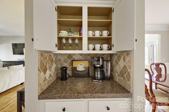 Building Photo - 6520 Red Maple Dr