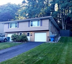 Building Photo - 65 Valley St