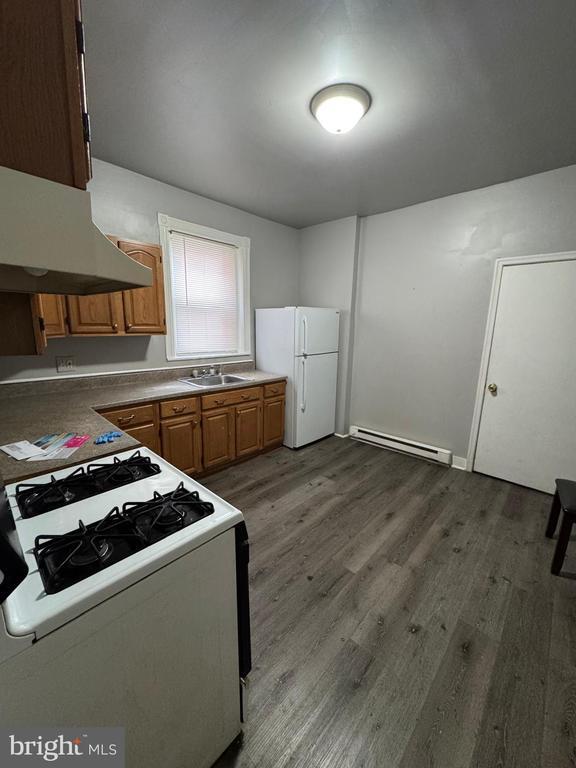 Building Photo - 533 BUTTONWOOD St