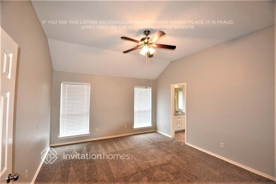 Building Photo - 1117 Park Glen