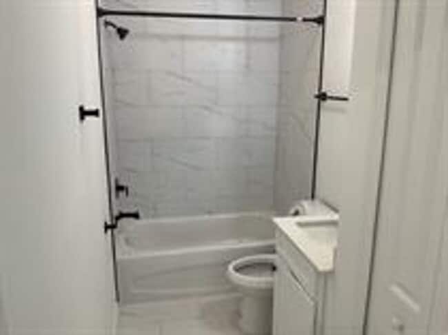 Building Photo - 1038 Albert Ave