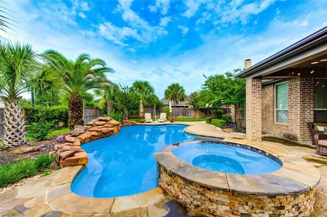 Building Photo - 27818 Pinpoint Crossing Dr