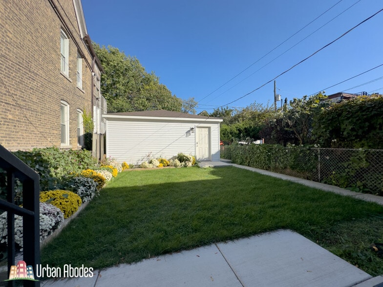 Building Photo - 3453 N Hoyne Ave