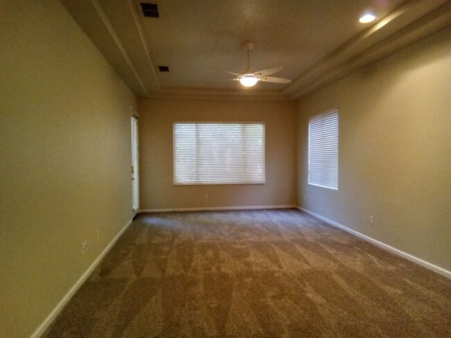 Building Photo - Gated: Single Story Heritage Oaks 3 Bedroom Plus Office/Den 3 Car Garage with lots of built in fo...