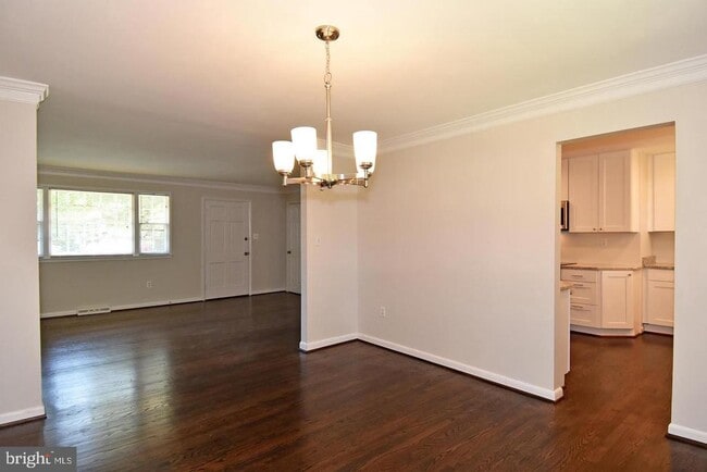 Building Photo - 8800 McNair Dr