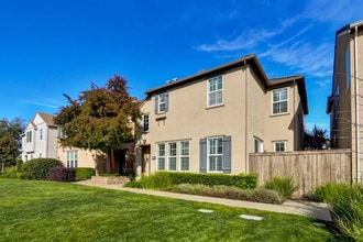 Building Photo - 174 Talmont Cir