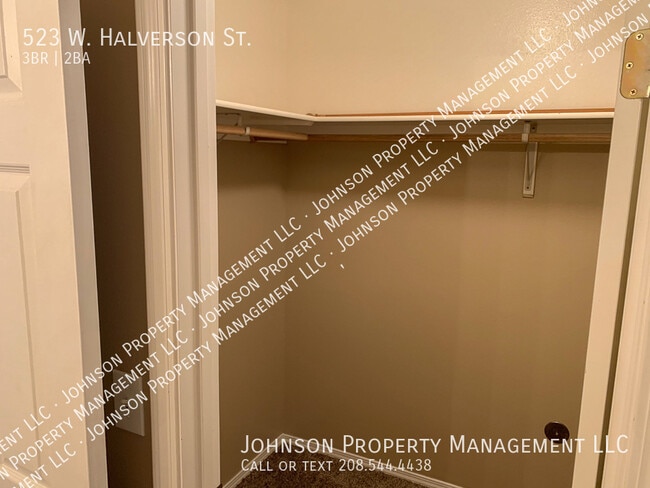 Building Photo - 523 W Halverson St