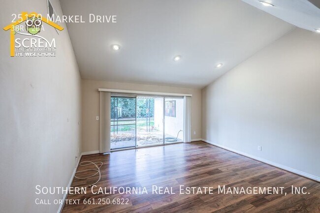 Building Photo - Single Story Three Bedroom Home in Newhall