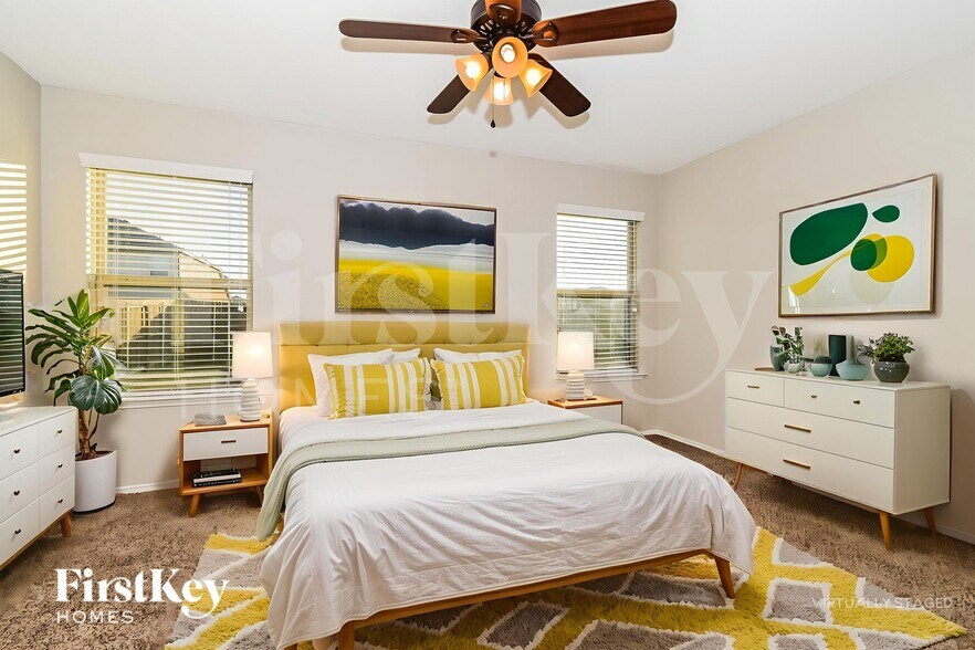 Building Photo - 513 Azalea Dr