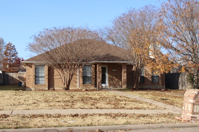 Building Photo - Location....Location....Location....