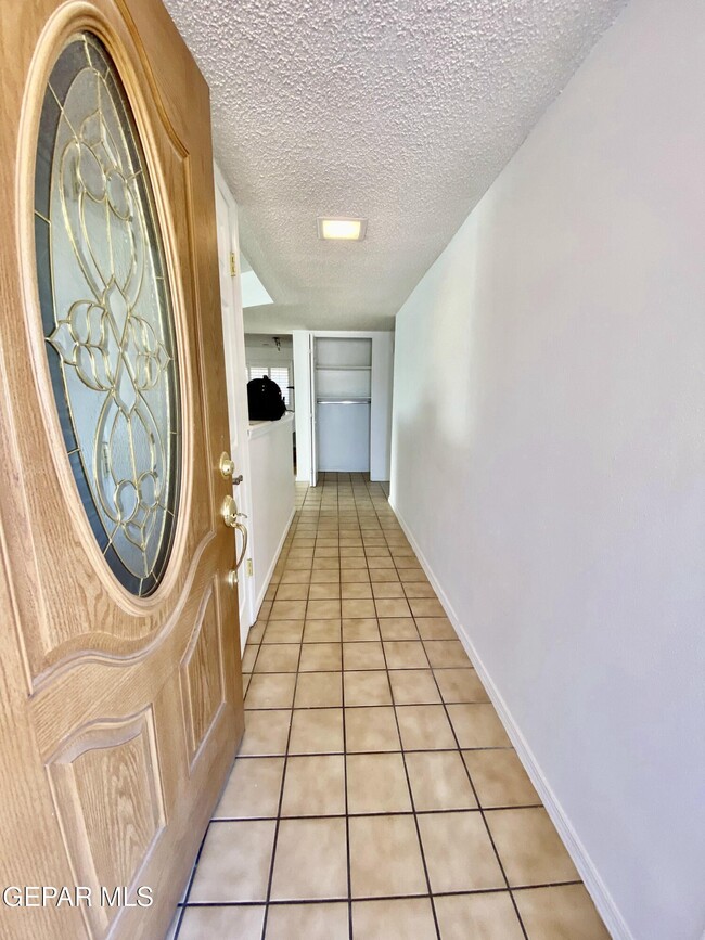 Building Photo - 1305 Vista De Oro Dr
