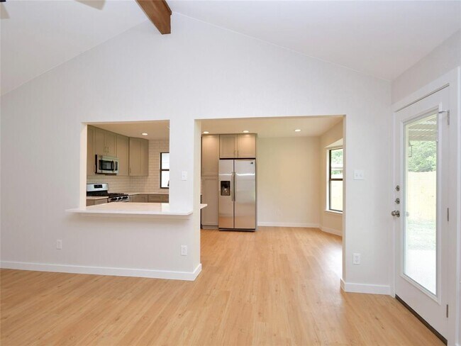 Building Photo - 413 Arrow Head