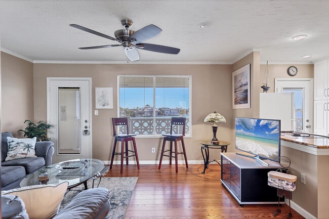 Building Photo - 761 John Ringling Blvd