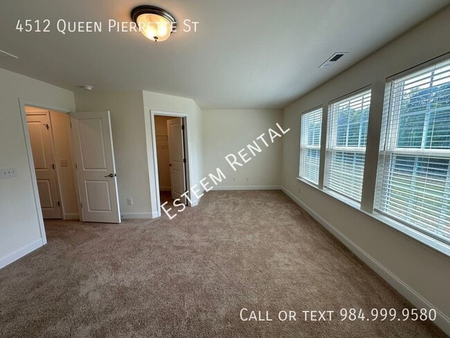 Building Photo - 4512 Queen Pierrette St