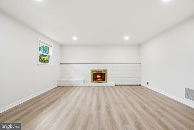 Building Photo - 11840 Enid Dr
